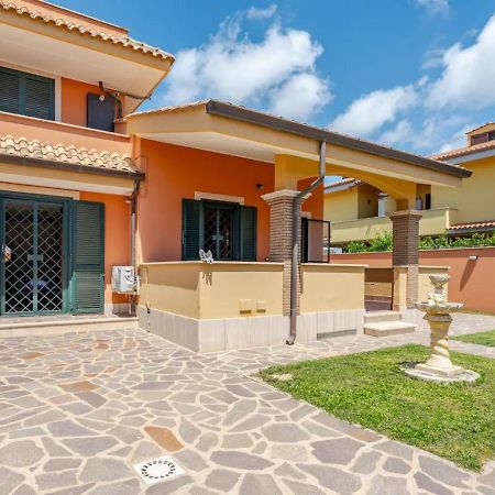 Garden Villa - Free Parking, Wi-Fi E Netflix 피우미치노 외부 사진