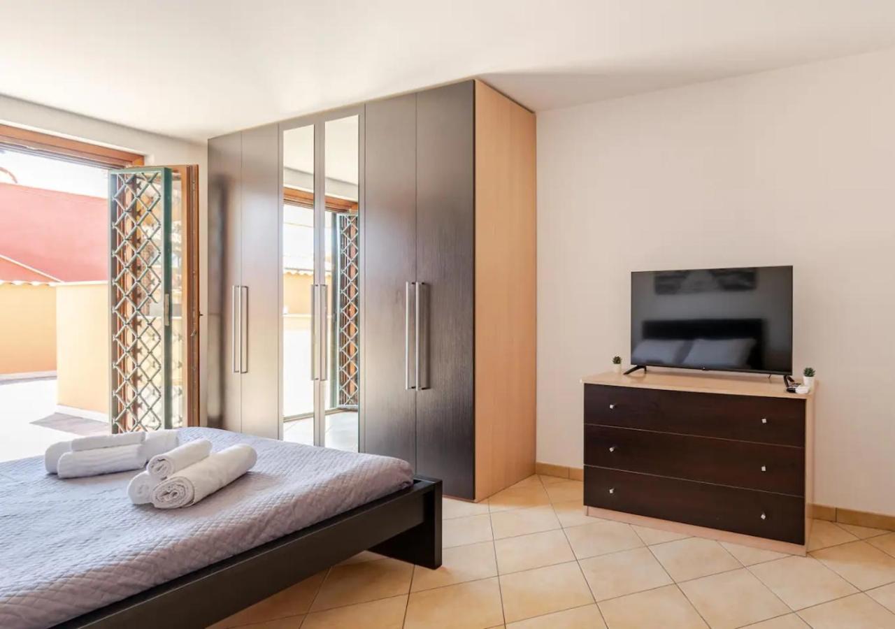 Garden Villa - Free Parking, Wi-Fi E Netflix 피우미치노 외부 사진
