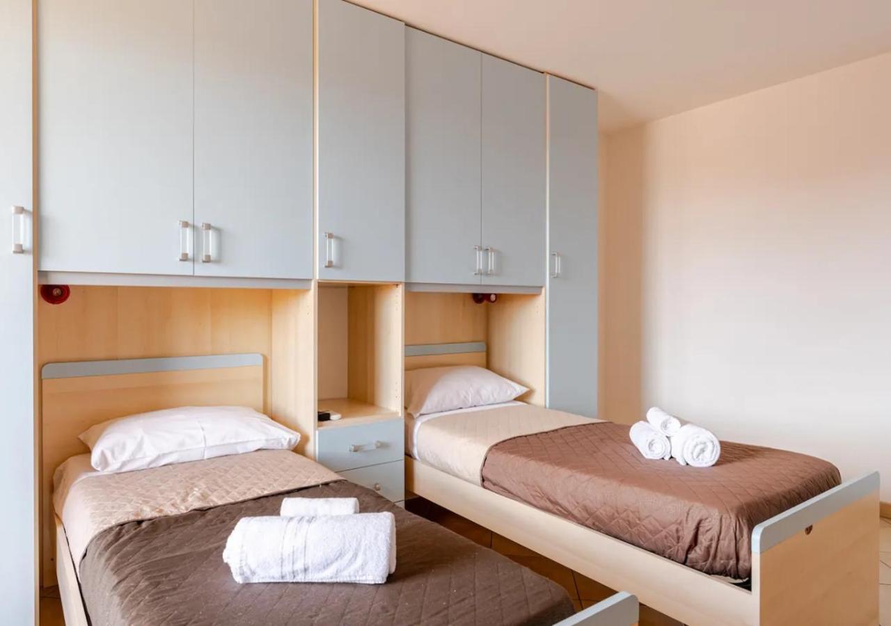 Garden Villa - Free Parking, Wi-Fi E Netflix 피우미치노 외부 사진